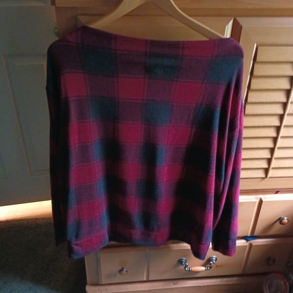 Shirt - Picture 2 of 4
